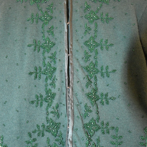 Vintage cardigan with green beads size M, lambwool - Picture 8 of 8